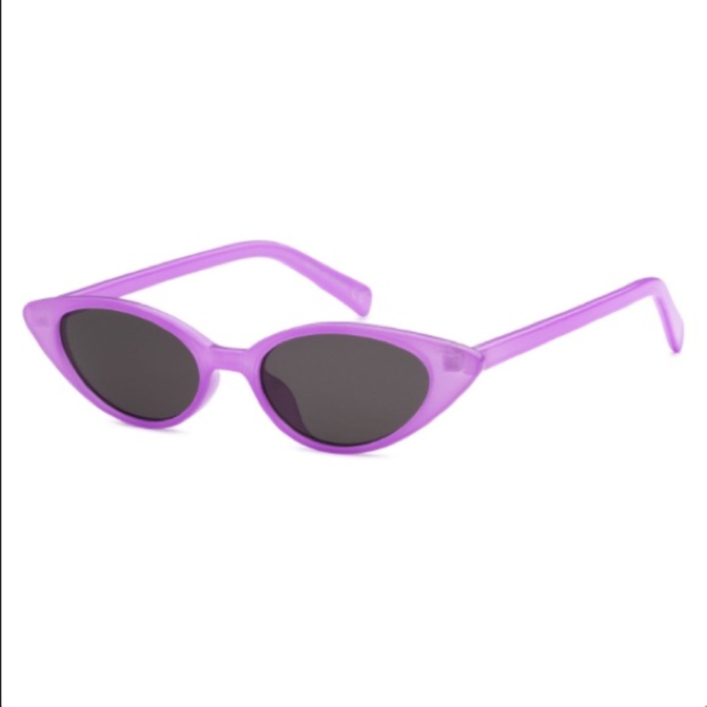 High Fashion Vintage Semi-Cat Eye Frames ✨